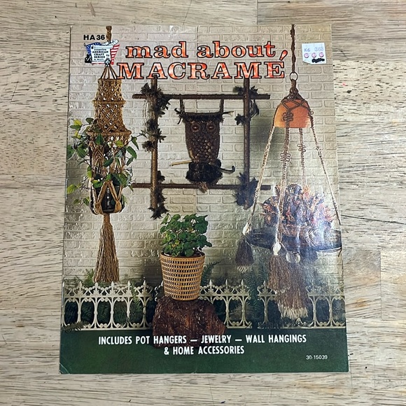 Mad About Macrame Pattern Booklet - Picture 1 of 4
